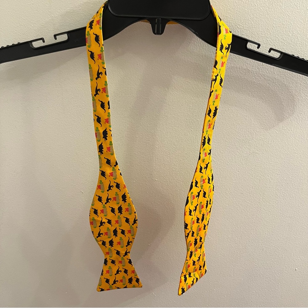 The Bow Tie Club Dinosaur Print Bow Tie